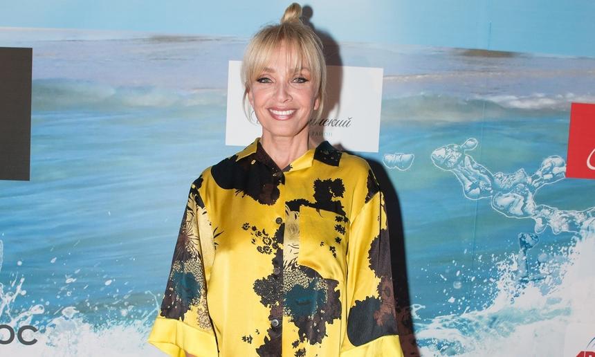 Ест с собакой: фанаты забеспокоились за психическое здоровье Лаймы Вайкуле