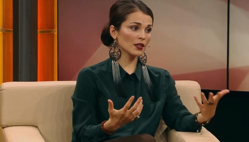 Бывший Сати Казановой диагностировал у певицы маразм