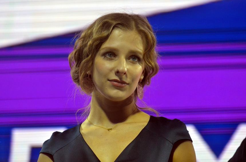 Лиза Арзамасова оставила сына дома и ушла на час веселиться