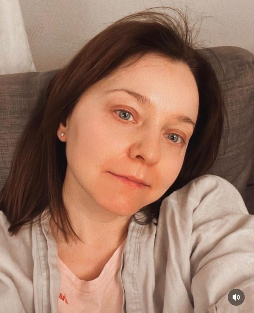 Валентина Рубцова с заплаканным лицом пожаловалась на проблемы со здоровьем