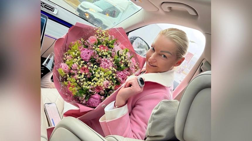 «Избавил меня от боли»: Волочкова в отместку Джигурде нашла нового мужчину