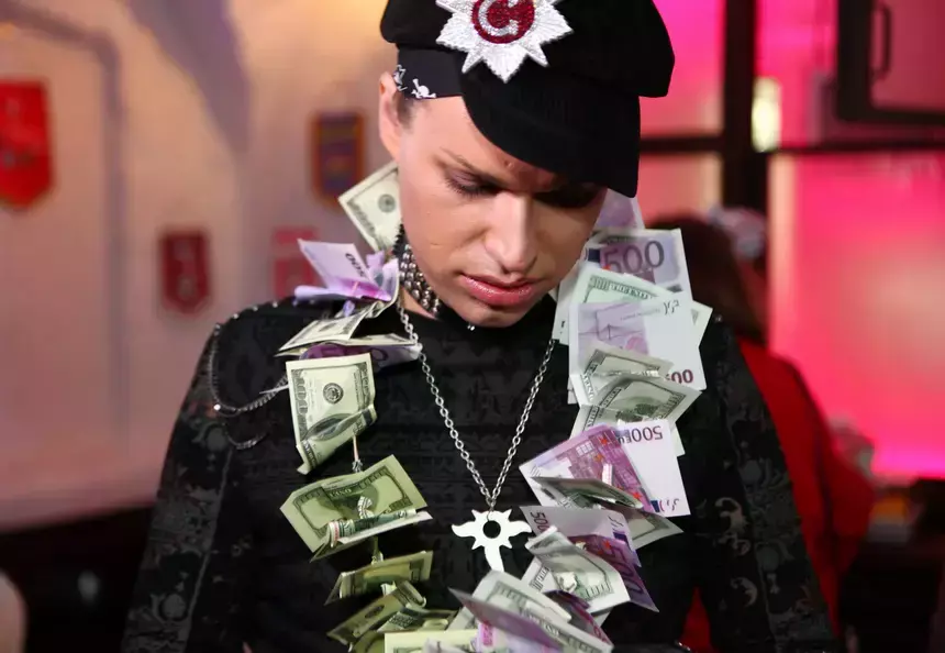 «Толкнули»: кто напал на шоумена Гогена Солнцева