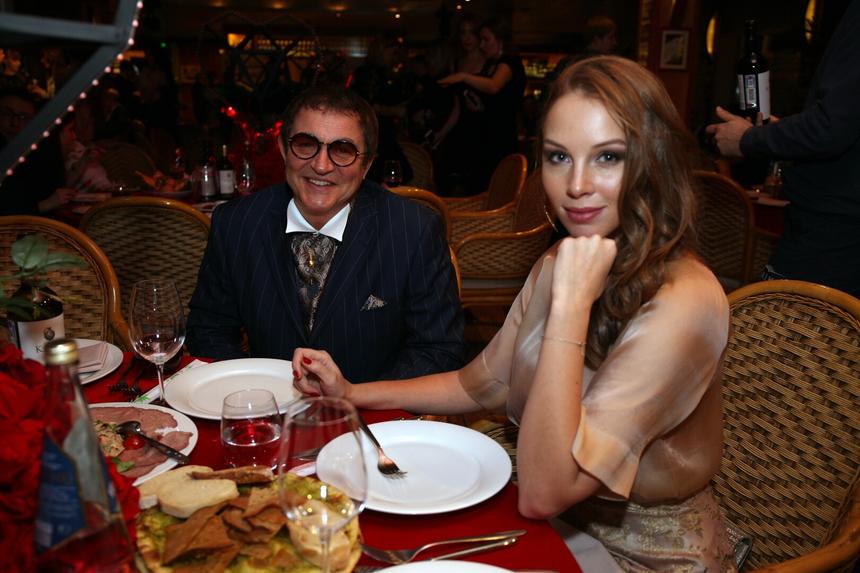 Полина Диброва рассказала, как «варит детей» в чане на улице