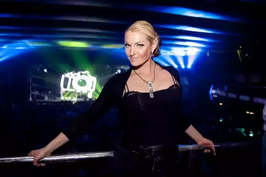 «Устроили тайную помолвку»: 46-летняя Волочкова выходит замуж