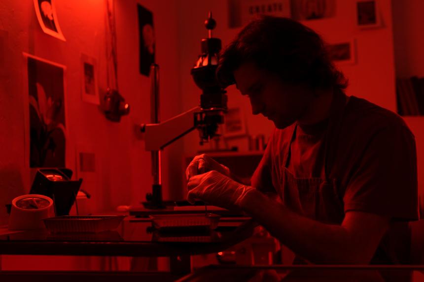 Сексуальному маньяку удалось сделать 142 снимка под юбками у женщин