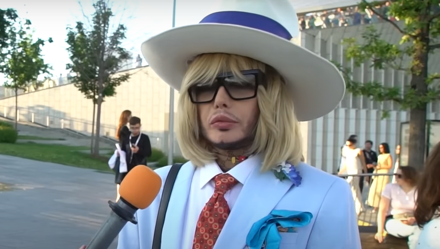 Директор Сергея Зверева устроила драку во время съёмок новогоднего огонька