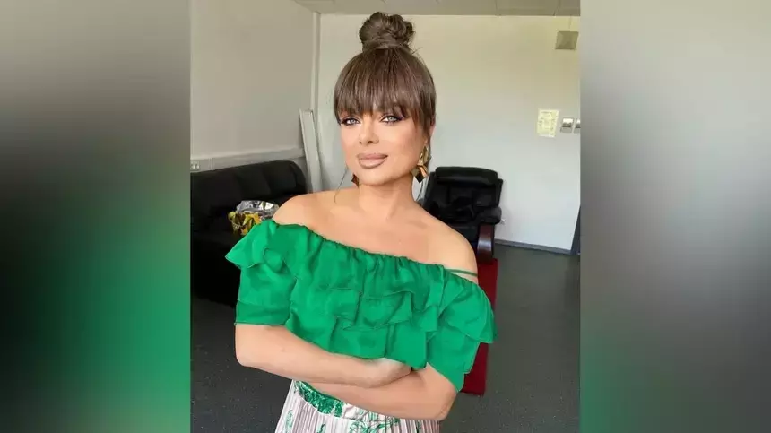 Сюрприз: грудь Наташи Королевой чуть не вывалилась из новогоднего платья