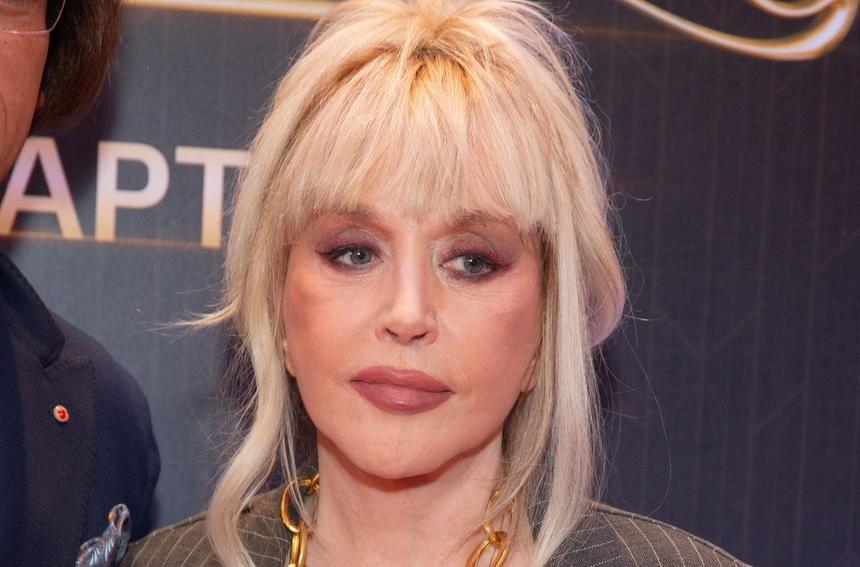 Пугачева продала замок в Грязи: на что пошла ради сделки Примадонна и чего ей это стоило