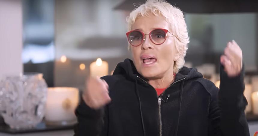 Лайму Вайкуле чуть не убило током прямо на сцене