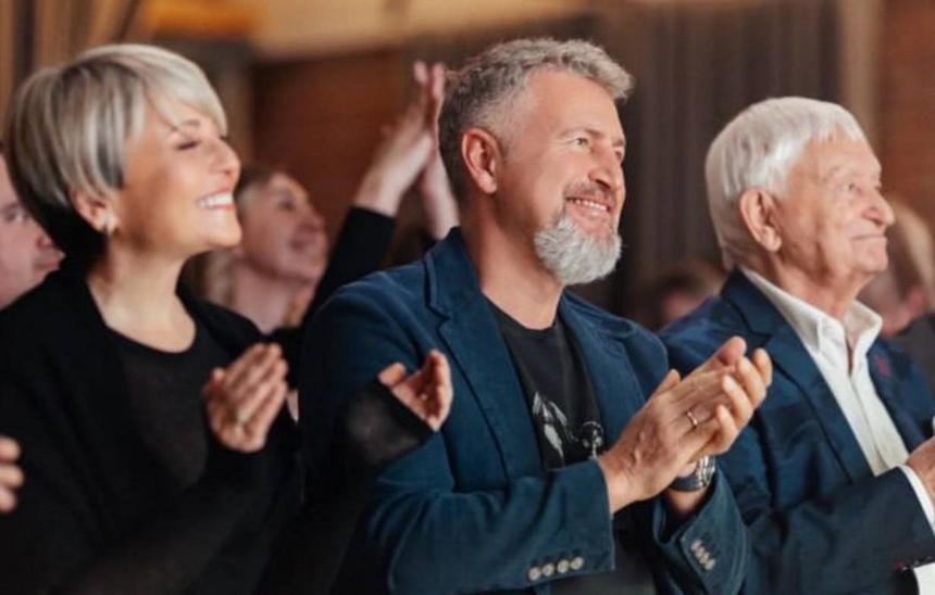 «Самые клёвые»: Агутин и Варум вышли в свет после слухов о разводе