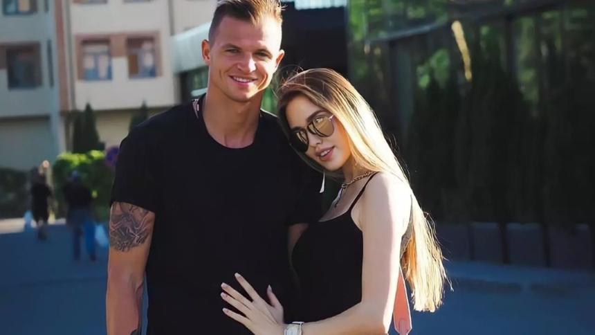 «Общение сходит на нет»: Анастасия Костенко заговорила о проблемах в личной жизни