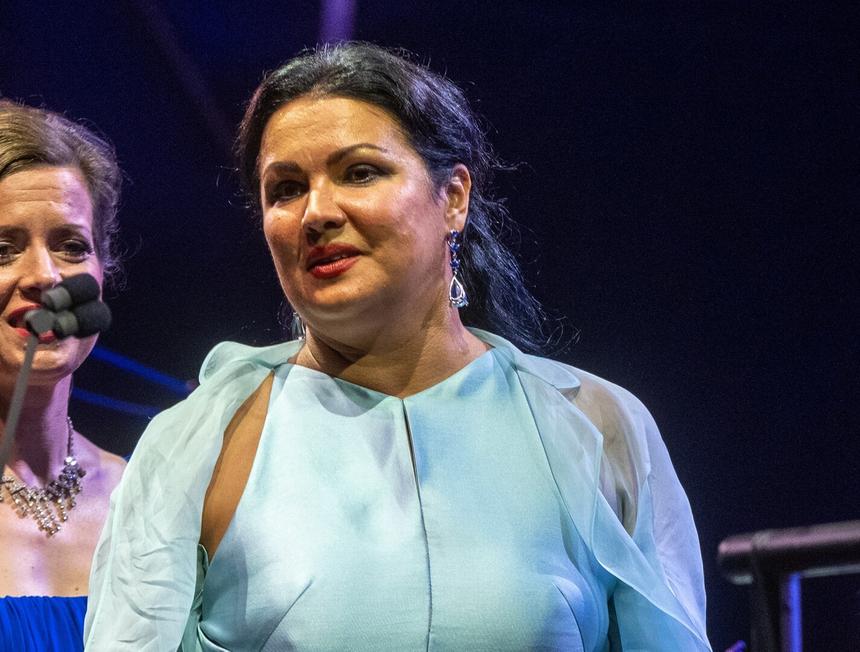 51-летняя Анна Нетребко сообщила, что вышла замуж