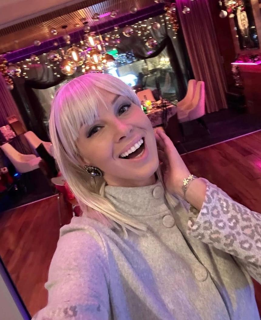 Жена телеведущего Дмитрия Диброва увеличила грудь и стала блондинкой, чтобы угодить мужу