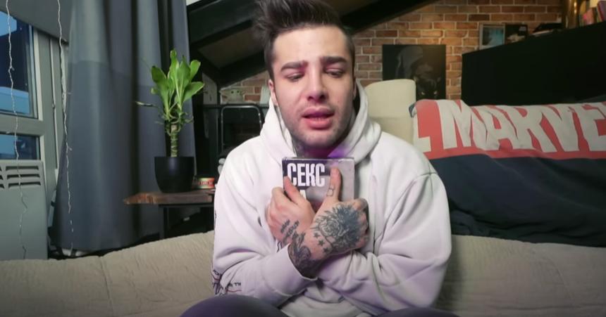 Отказали ноги: Рома Желудь борется с наркозависимостью