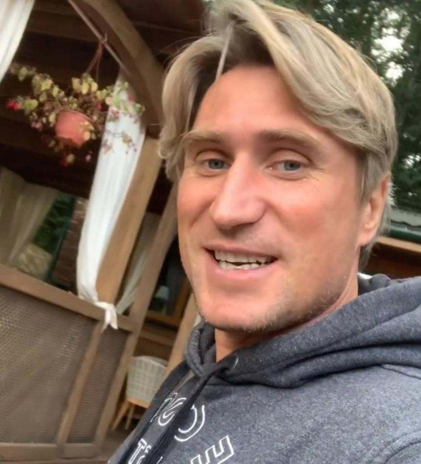 «Можете поздравить»: еще один бывший Бузовой обзавелся семьей и стал отцом