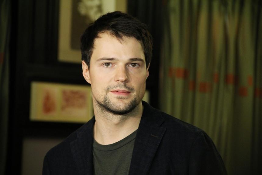 Застукали за любовными утехами: Козловский и Акиньшина перестали скрывать отношения