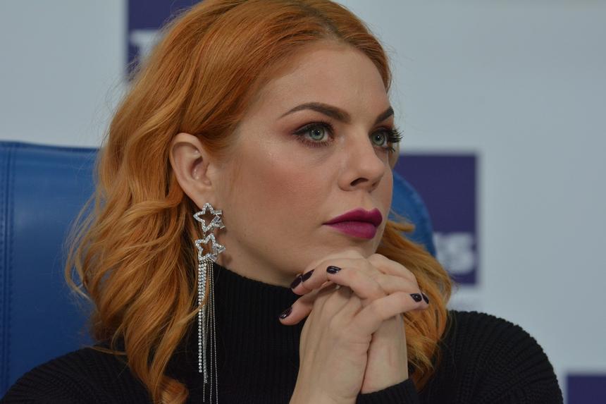 Разведенная Анастасия Стоцкая выложила фото с братом, рожденным от водителя