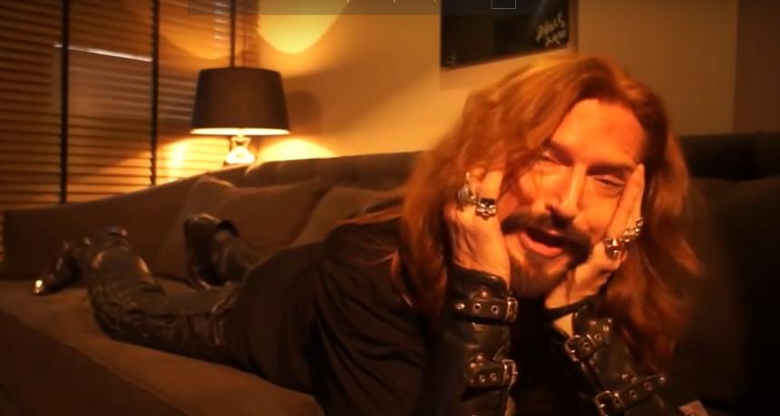 Камера папарацци поймала новую любовницу Джигурды