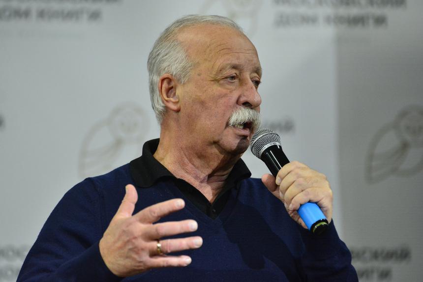 Якубович ответил зрителям, которым не понравилось его отношение к подаркам из регионов