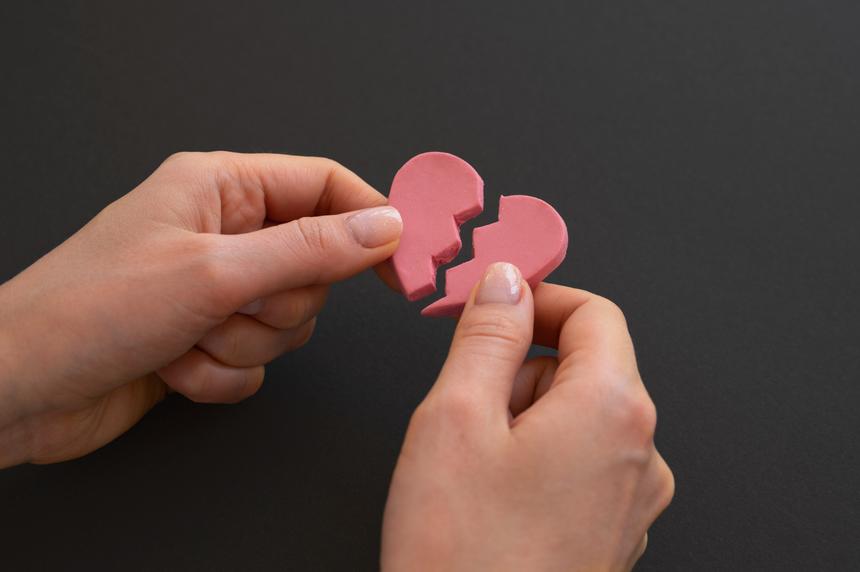 «Сегодня ты замужем, завтра нет»: пятая жена Евгения Петросяна заявила о разводе после трех лет брака