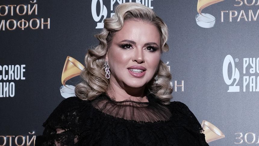 Не подозревала о последствиях: грозит ли слепота теряющей зрение Семенович