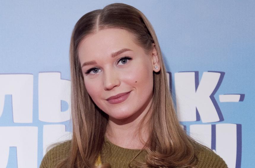 «Люблю»: Кристина Асмус променяла Романа Евдокимова на полуголого Александра Петрова