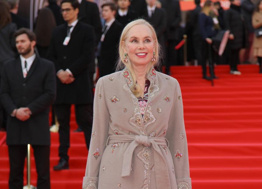 «Пока не очень»: плохое состояние 72-летней Нелли Кобзон подтвердили в больнице