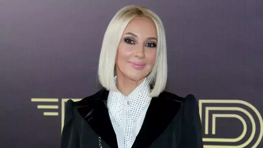 «Не влезла в платье»: Лера Кудрявцева набрала вес после разговоров о беременности