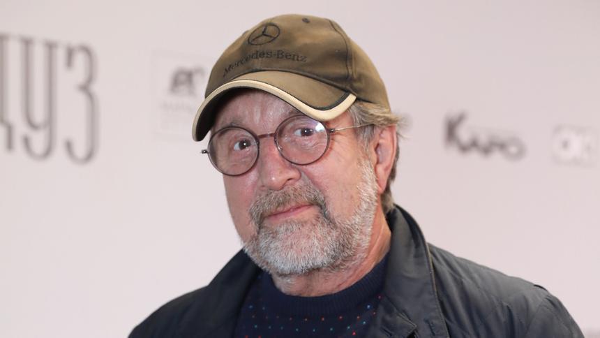 «Умолял его, на коленях стоял»: отдыхавшего в США с Познером Ярмольника лишили роли в фильме