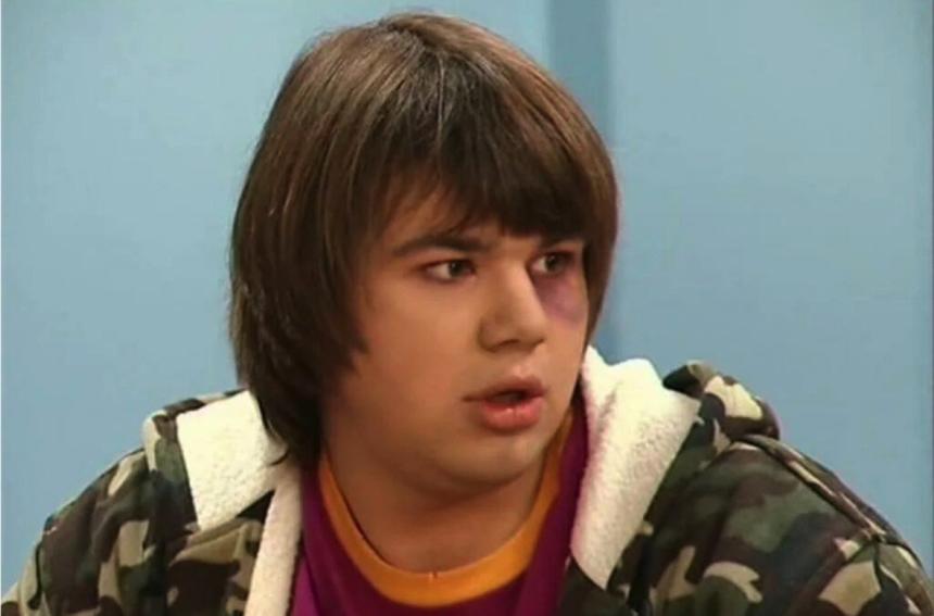 «Отец подсел на наркотики и выпивку»: дочь ставшего инвалидом Казакова выступила с обвинениями