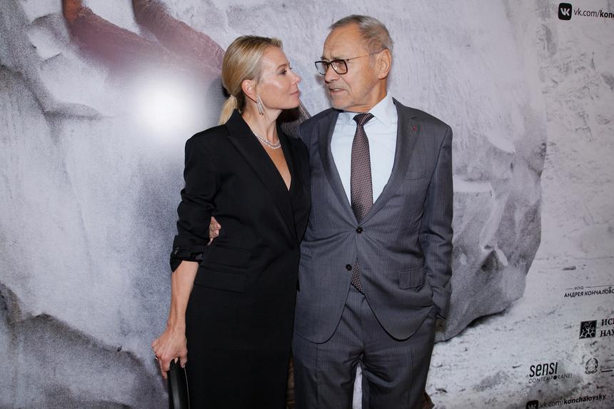 «По разным причинам вынуждены расстаться»: Юлия Высоцкая вышла на связь с неожиданным признанием