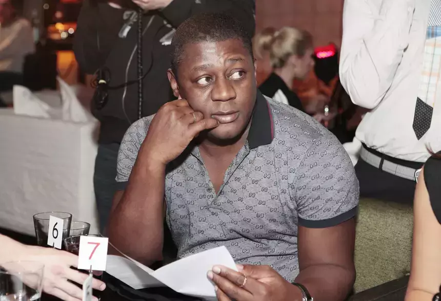 Вдова Пьера Нарцисса собирается вызвать дух певца и сплясать на его могиле