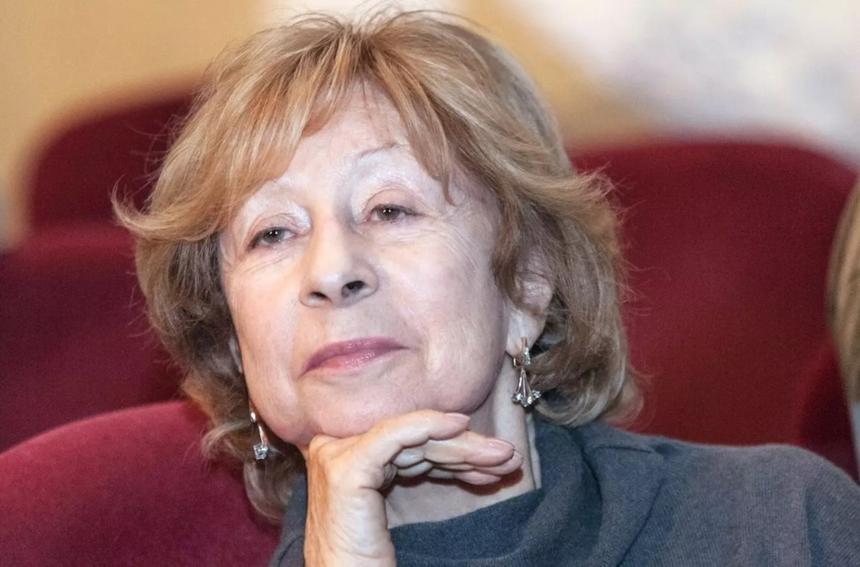 «Всё кончено!»: лишившаяся спектаклей Лия Ахеджакова приняла окончательное решение об эмиграции в США