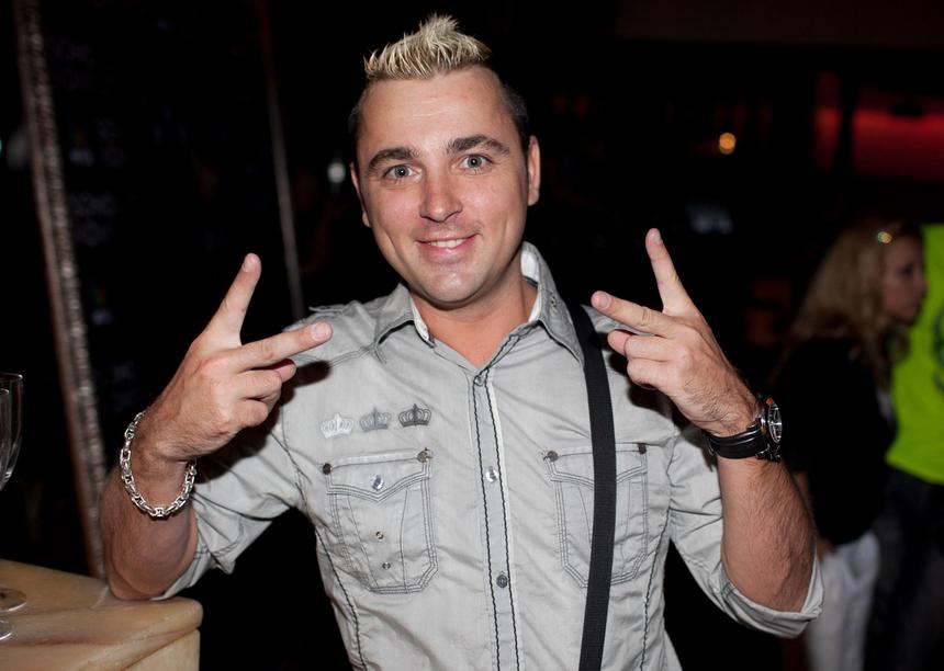 Солист «Отпетых мошенников» Сергей Аморалов оказался на волосок от смерти из-за девушки