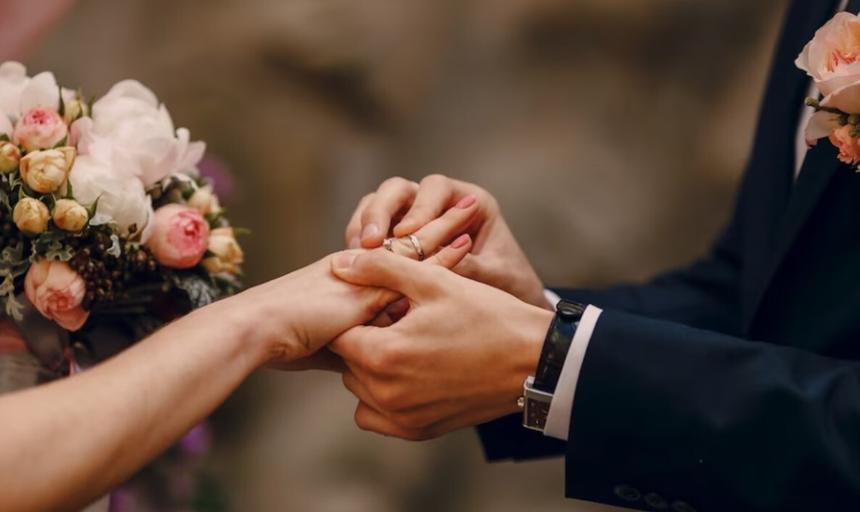 Пациент реабилитационного центра для наркозависимых спас проститутку, женившись на ней