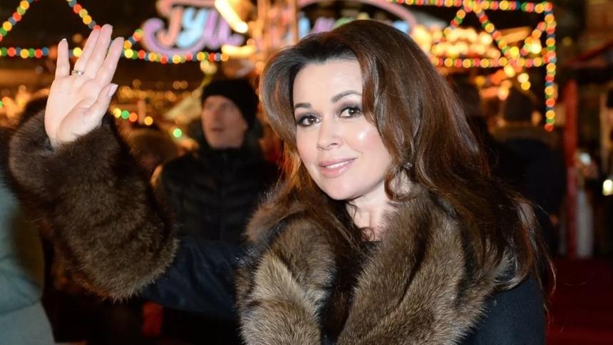 Вызывает все больше опасений, но есть надежда: новые подробности состояния тяжелобольной Заворотнюк