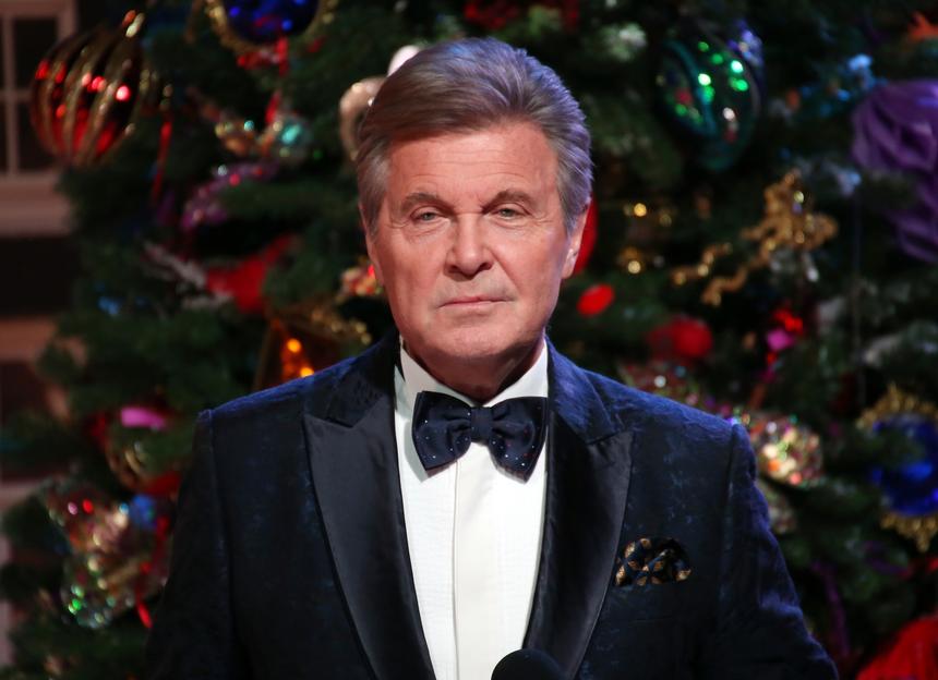 Одно окно и ремонт в стиле детской для девочки: фото из спальни Льва Лещенко вызывает много вопросов