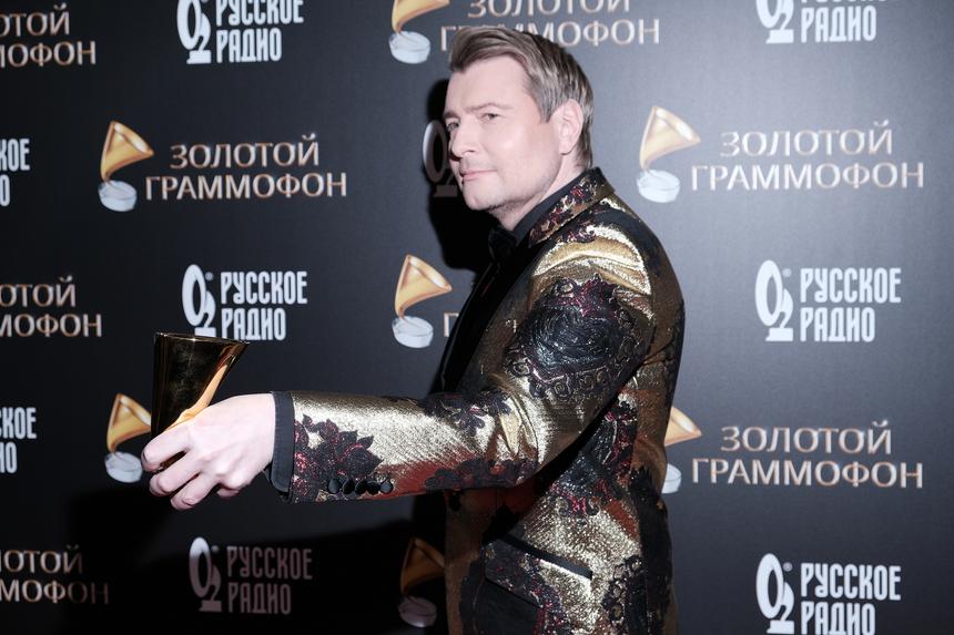 «Разобрал все локоны»: Николай Басков устроил скандал на премии и публично высмеял Киркорова