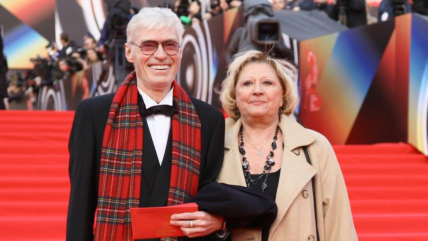 Жена Бориса Щербакова рассказала, что поклонница мужа угрожала плеснуть ей в лицо кислотой