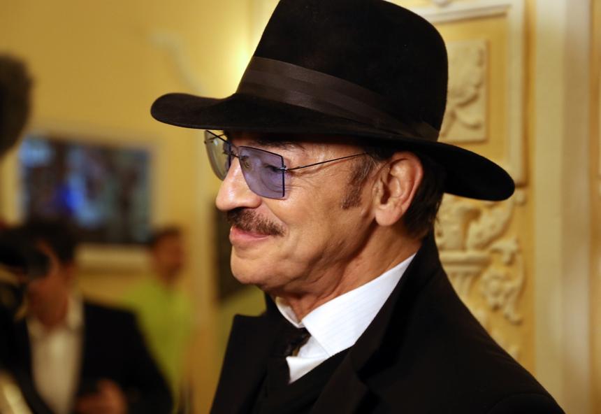 73-летний Михаил Боярский назвал имеющиеся бриллианты и замок «полной бессмыслицей»