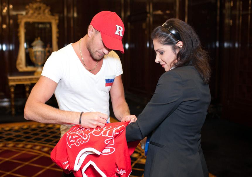 В Сети всплыло странное видео с Романом Костомаровым, сделанное за год до беды