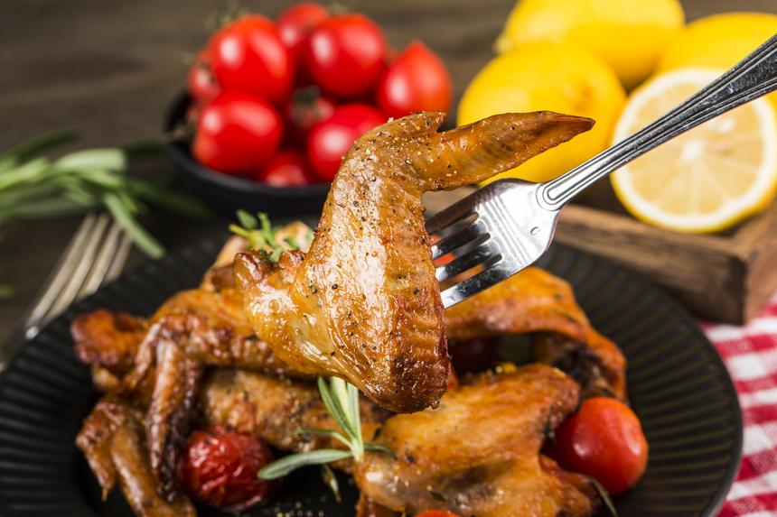 Курица смогла отомстить жителю Подмосковья даже являясь обедом