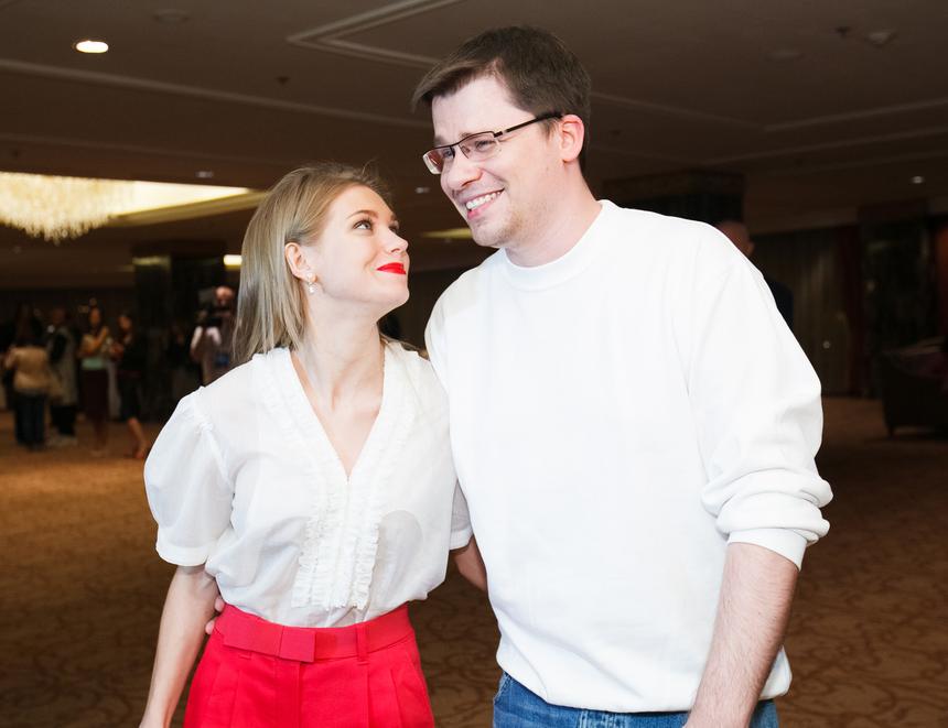 Кристина Асмус заявила, что скоро все-таки съедет из загородного дома Гарика Харламова