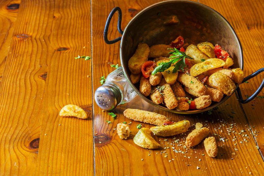 Неправильно приготовил картошку: россиянин убил приятеля из-за еды