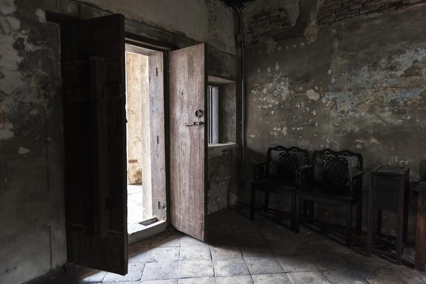 «Как это он умудрился?»: пенсионер на протяжении полутора лет насиловал троих земляков