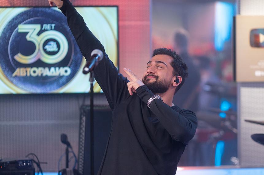 Певец JONY рассказал о незабываемом подарке от родителей в честь дня рождения