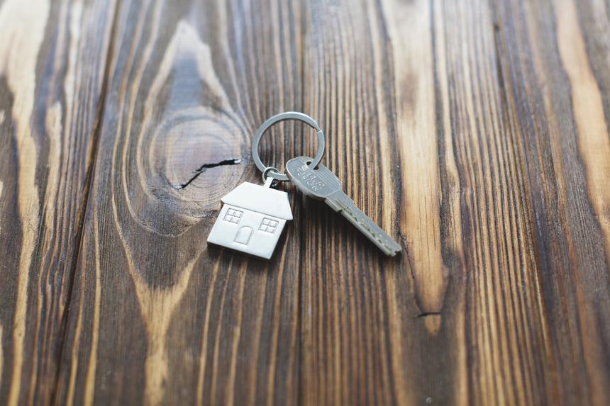 Деньги решил оставить себе: российский риелтор задушил клиентку