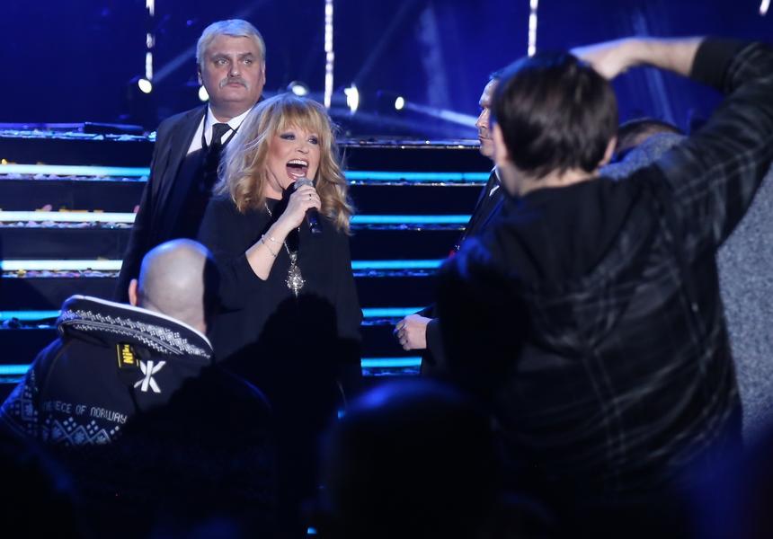 Учеба за 1,2 млн рублей в год: Алла Пугачева лично проводила детей в русско-еврейскую школу