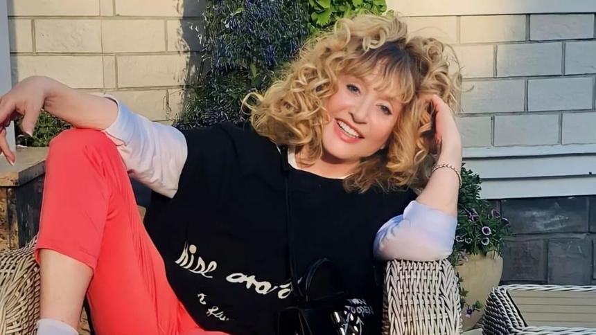 «Трудно дышать и ходить»: пережившая 4 операции на сердце Пугачева вынуждена покинуть Израиль