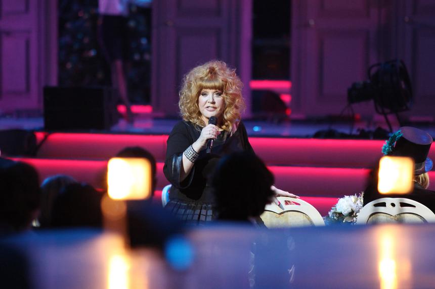 «Жалкое зрелище»: замок Аллы Пугачевой в Грязи попал на видео